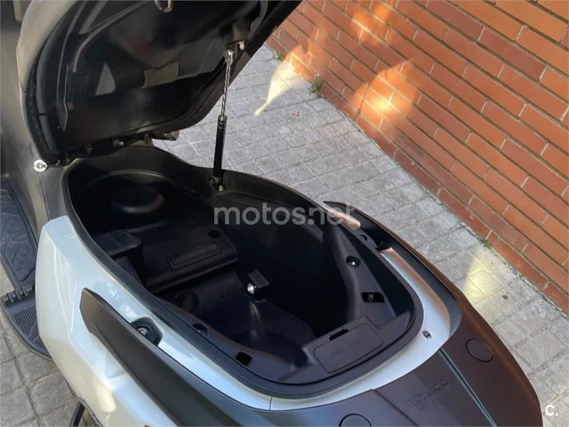 Kymco Super Dink 300 - Vista 20