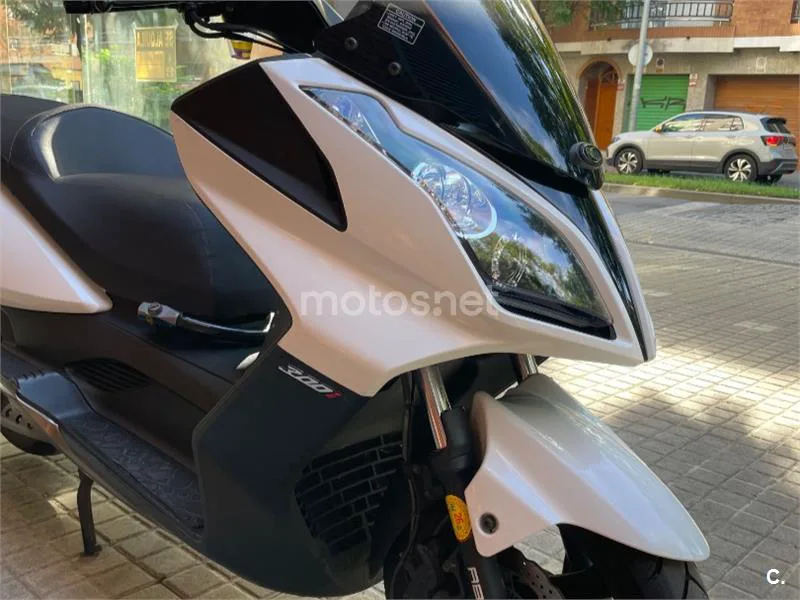 Kymco Super Dink 300 - Vista 3