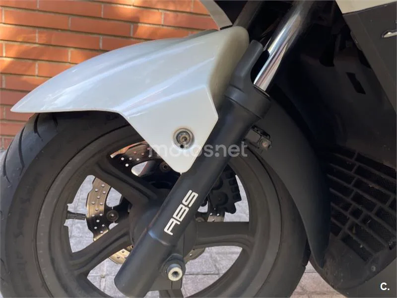 Kymco Super Dink 300 - Vista 10