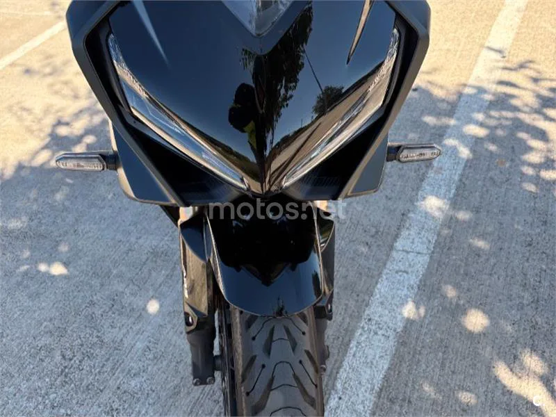 Honda CBR650R - Vista 6