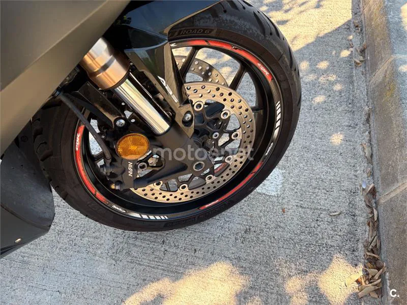 Honda CBR650R - Vista 9