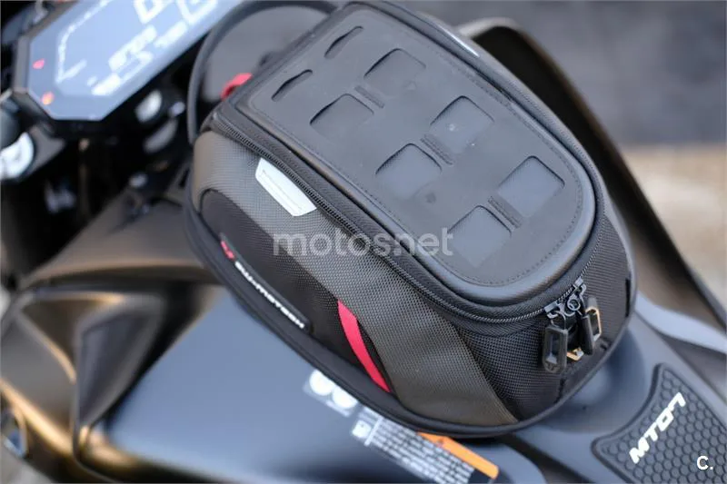 Yamaha MT-07 - Vista 17