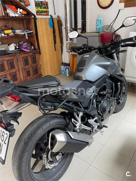 Honda CB750 Hornet - Vista 4