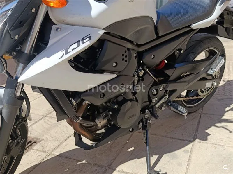 Yamaha XJ6 Diversion N - Vista 3