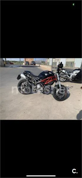 Ducati Monster 796 - Vista 5