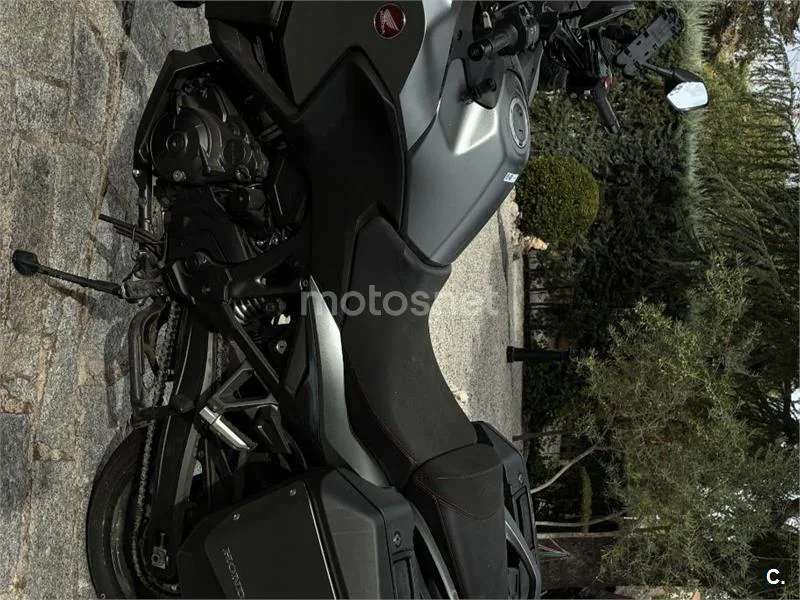 Honda NT1100 - Vista 11