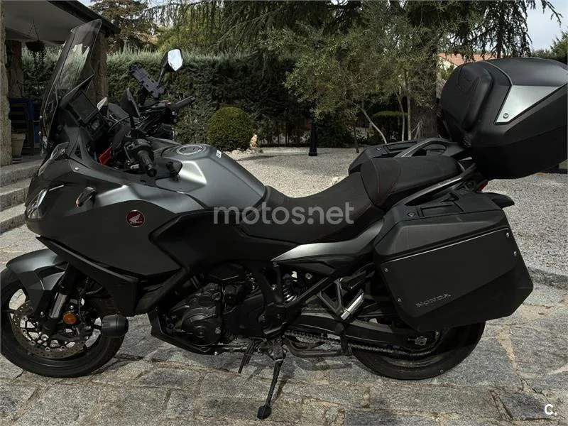 Honda NT1100 - Vista 13