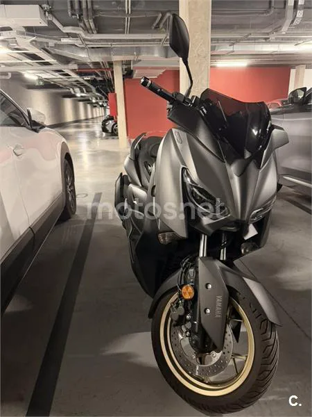 Yamaha XMAX 125 - Vista 12