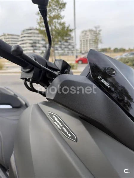 Yamaha XMAX 125 - Vista 5