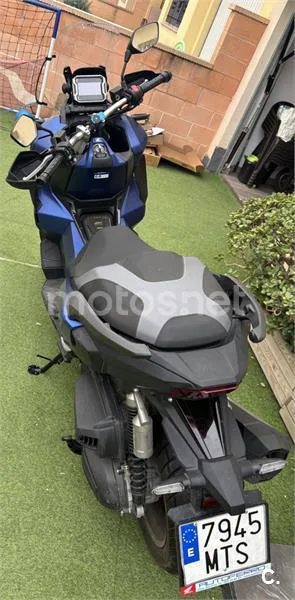 Honda ADV350 - Vista 4
