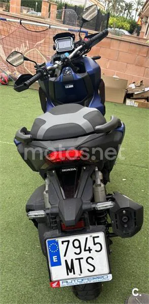 Honda ADV350 - Vista 5