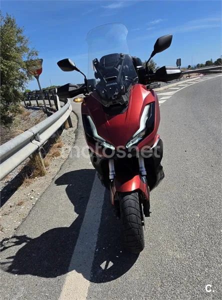 Honda ADV350 - Vista 4
