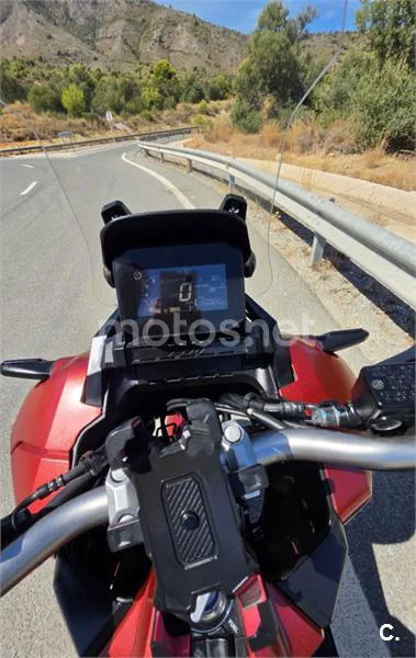 Honda ADV350 - Vista 5