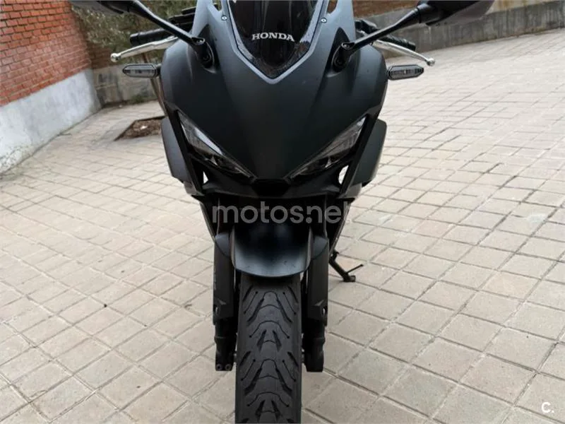 Honda CBR500R - Vista 3