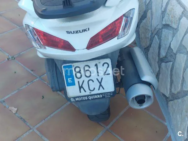 Suzuki Burgman 125 1800 € 2017 Alicante - 1