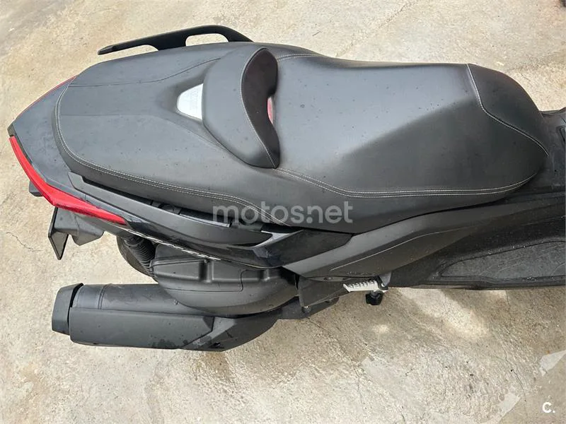 Yamaha XMAX 400 - Vista 9