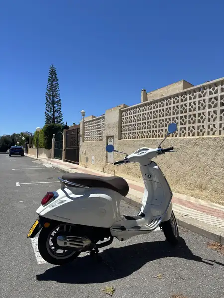 Vespa Primavera 50 3300 € 2023 Alicante - 1