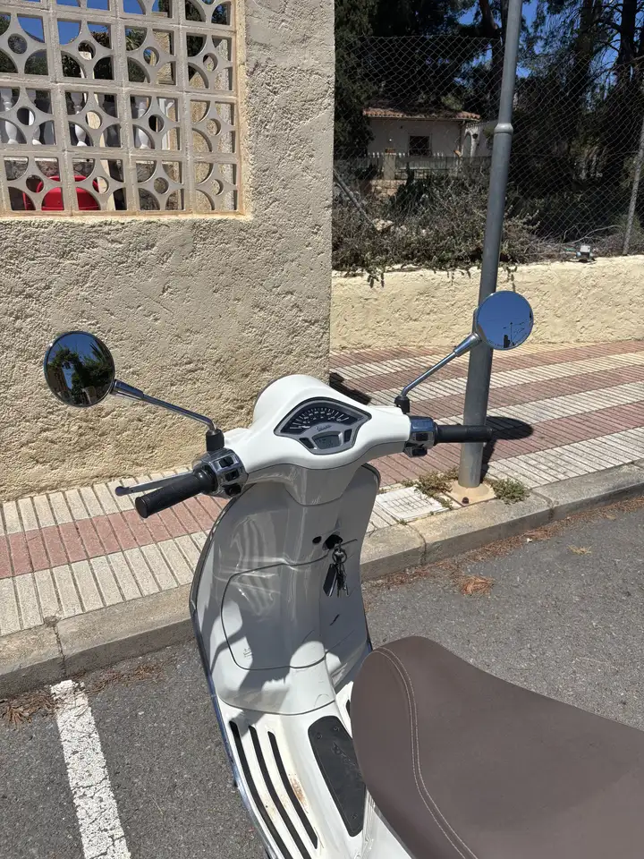 Vespa Primavera 50 - Vista 5