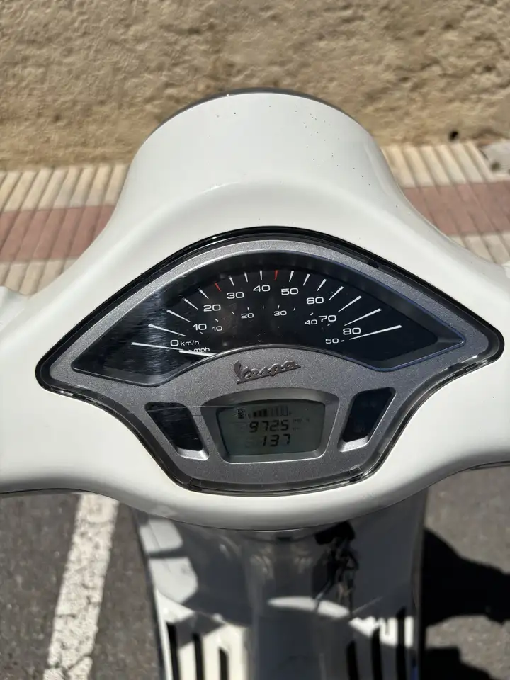 Vespa Primavera 50 - Vista 6