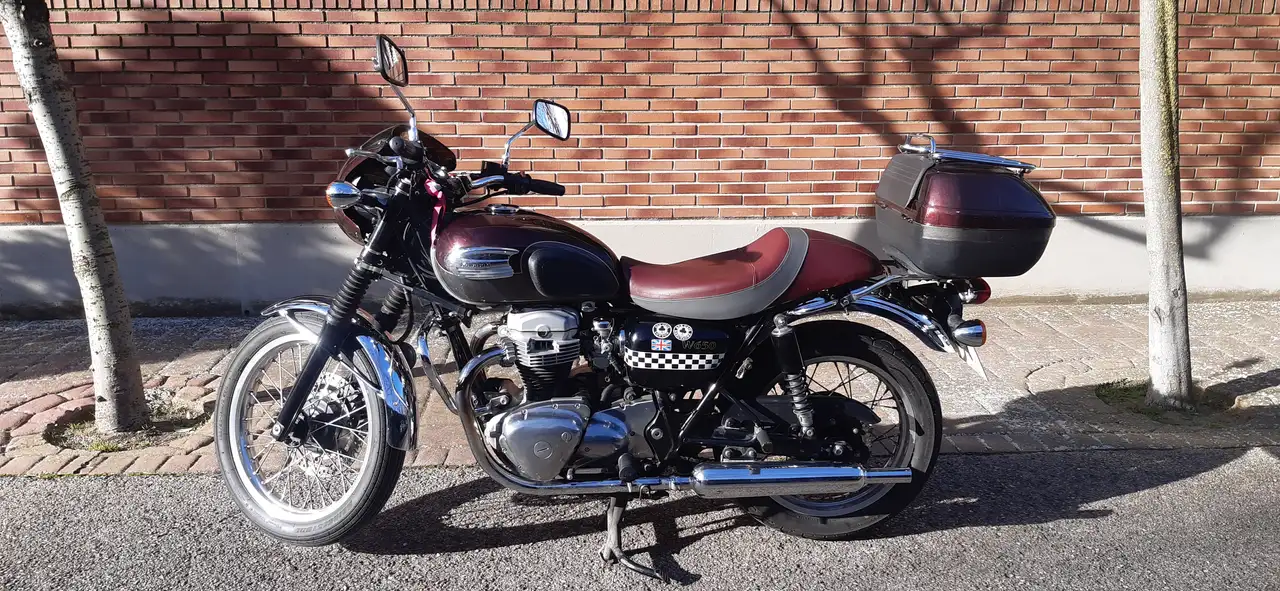 Kawasaki W650 – Vista 13