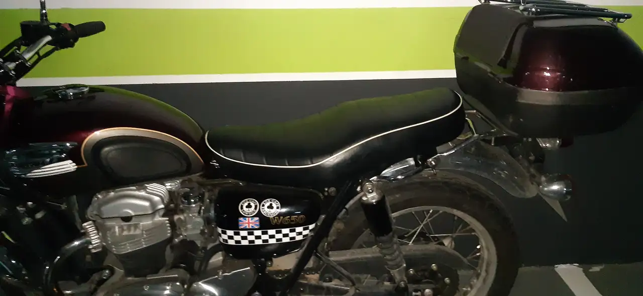 Kawasaki W650 – Vista 17