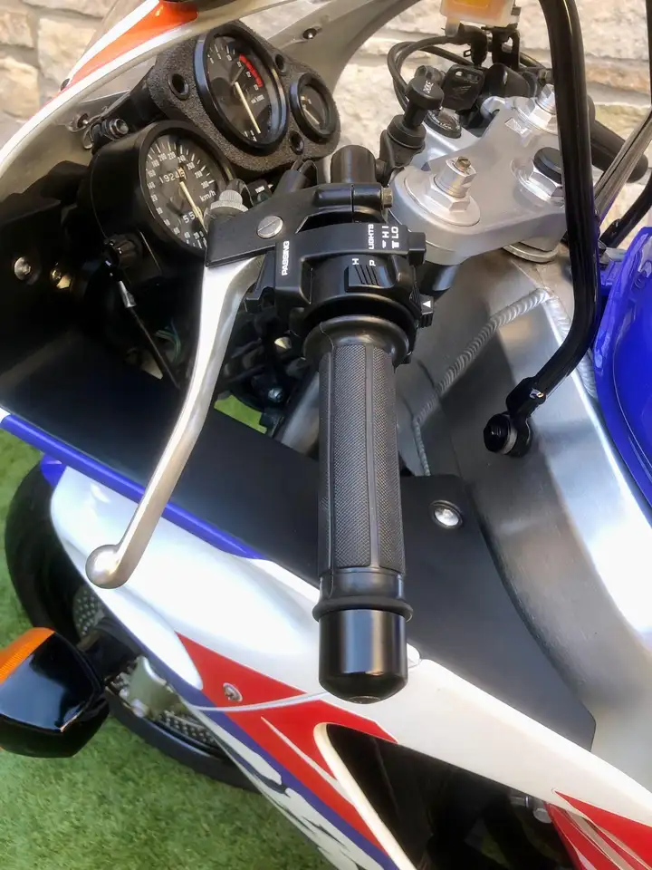 Honda CBR 900 RR Fireblade – Vista 3