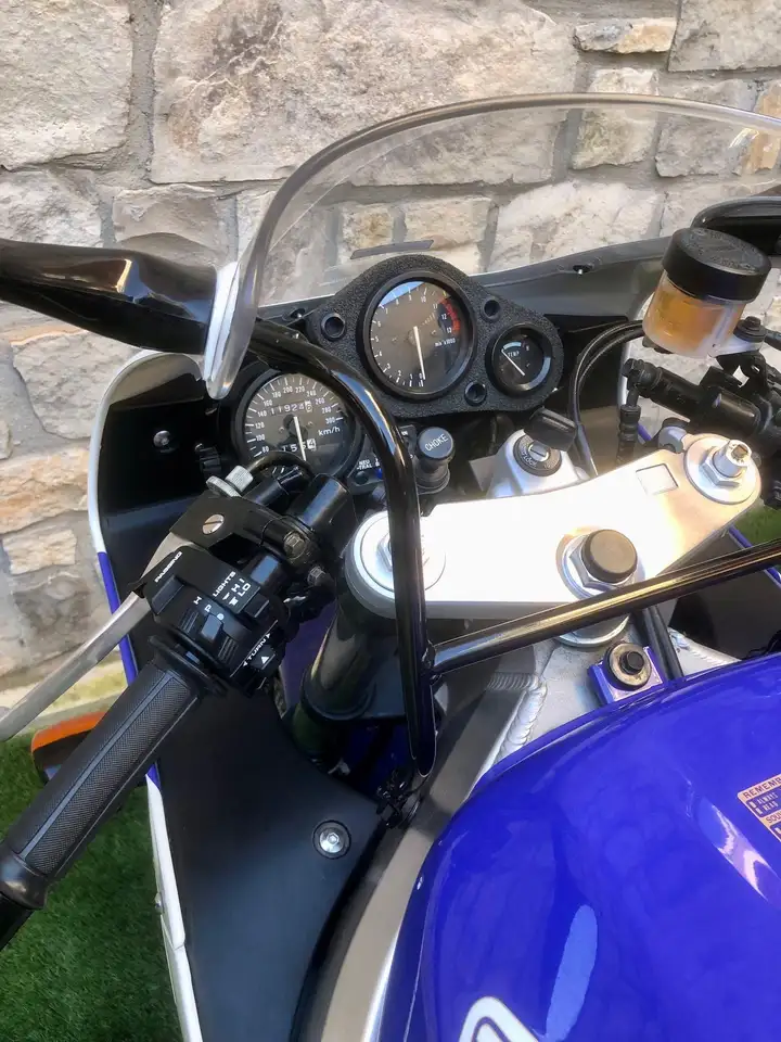 Honda CBR 900 RR Fireblade – Vista 6