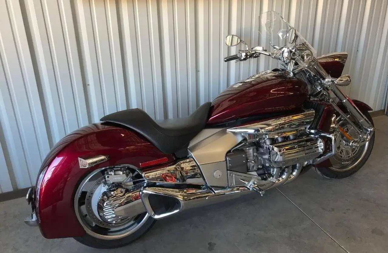 Honda Valkyrie Rune - Vista 4