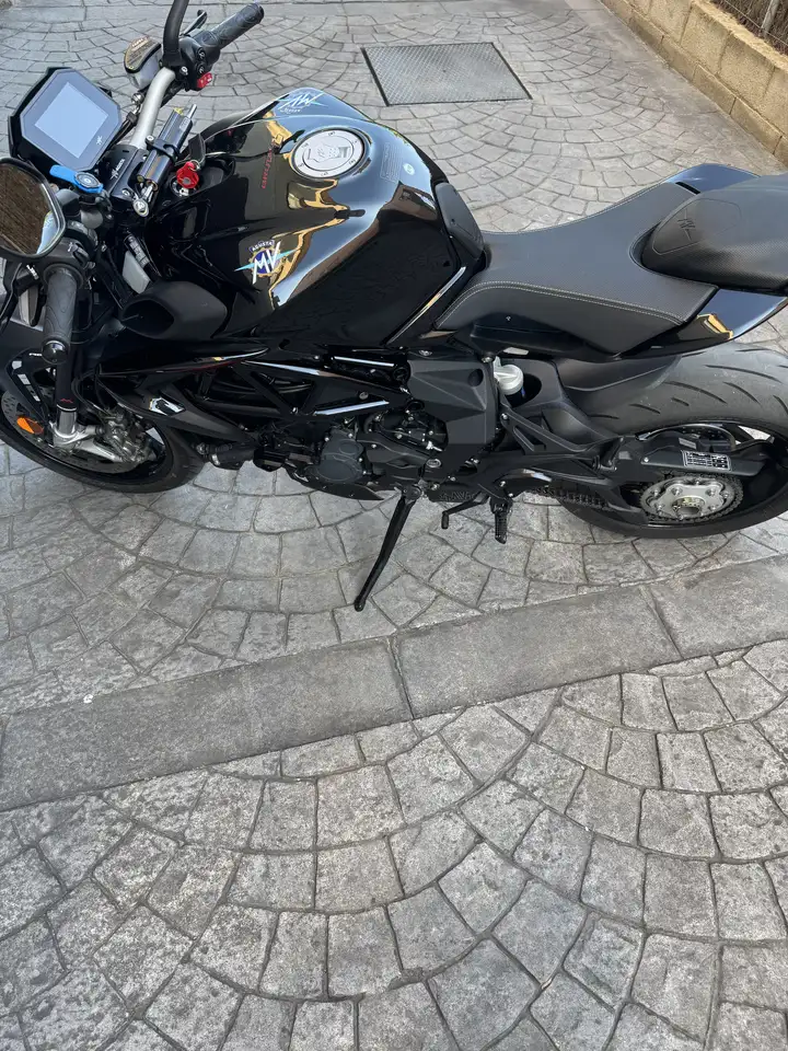 MV Agusta Brutale 800 - Vista 4
