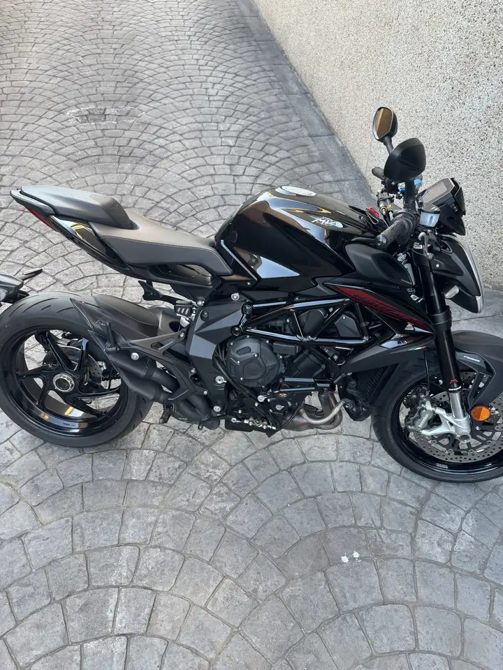 MV Agusta Brutale 800 - Vista 7
