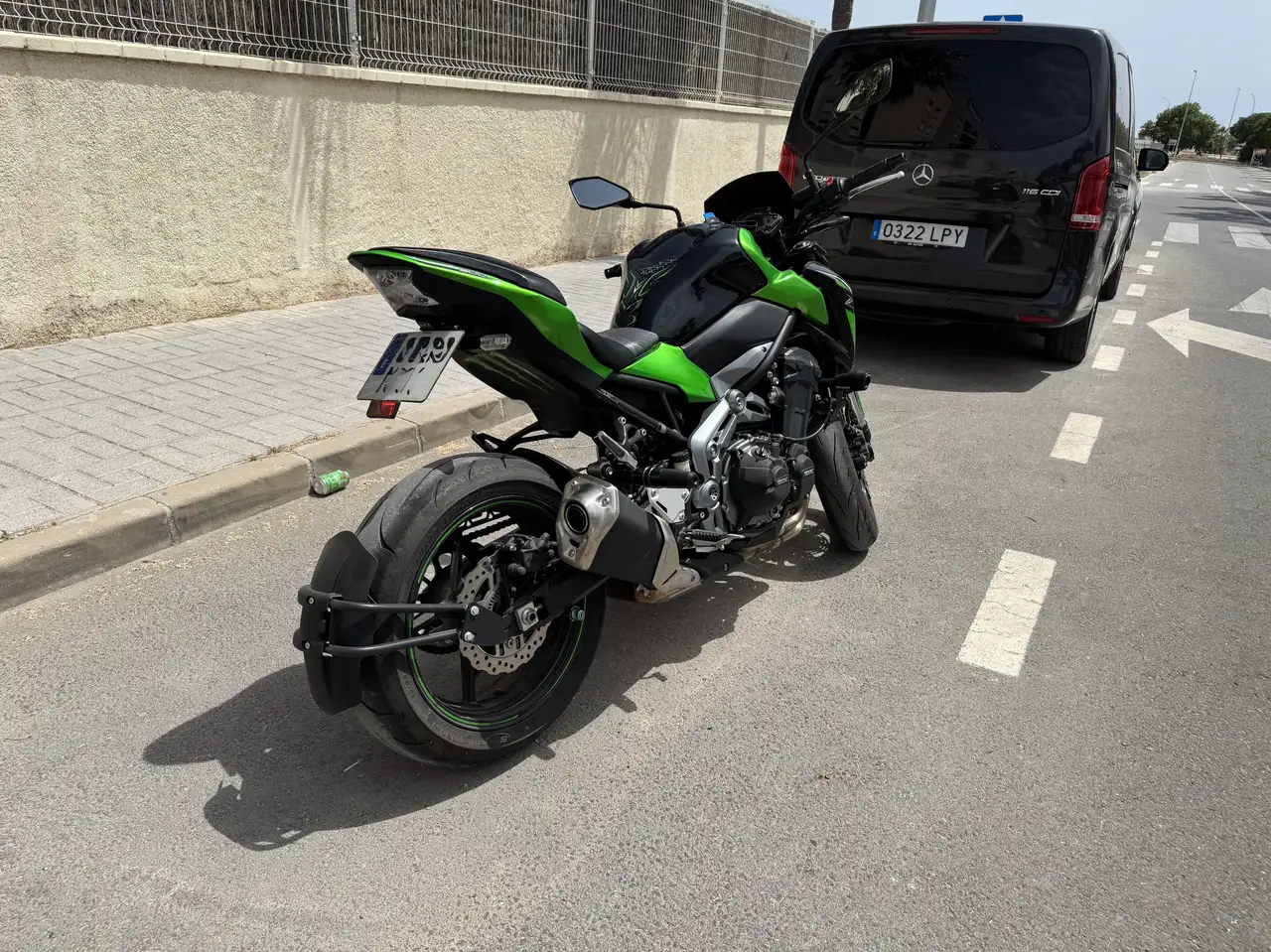 Kawasaki Z900 - Vista 8