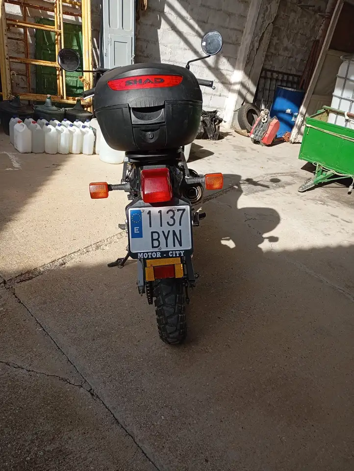 Honda NX 250 – Vista 6