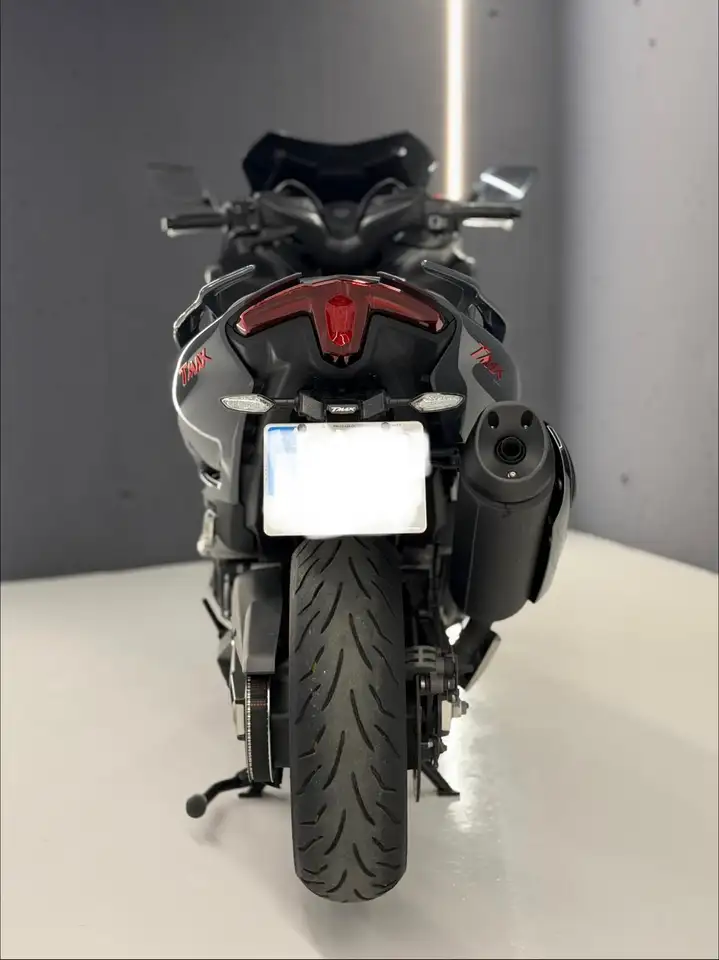 Yamaha TMAX 560 – Vista 3