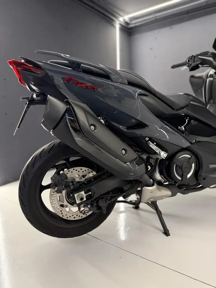 Yamaha TMAX 560 – Vista 4