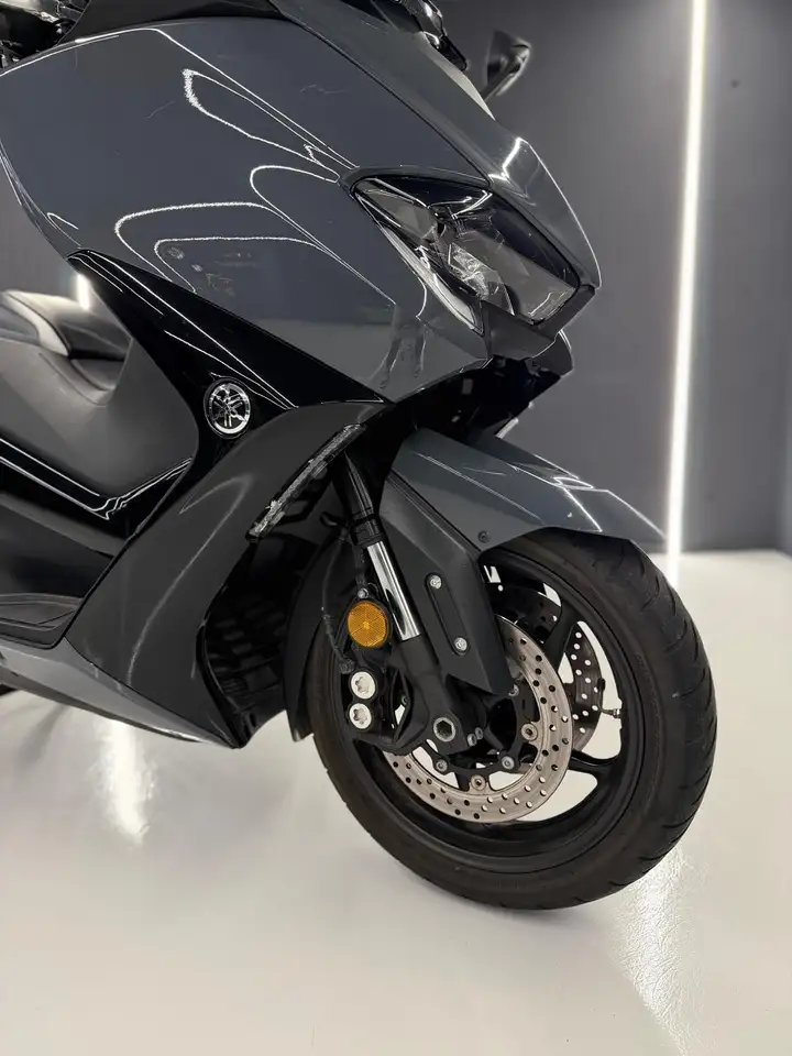 Yamaha TMAX 560 – Vista 6