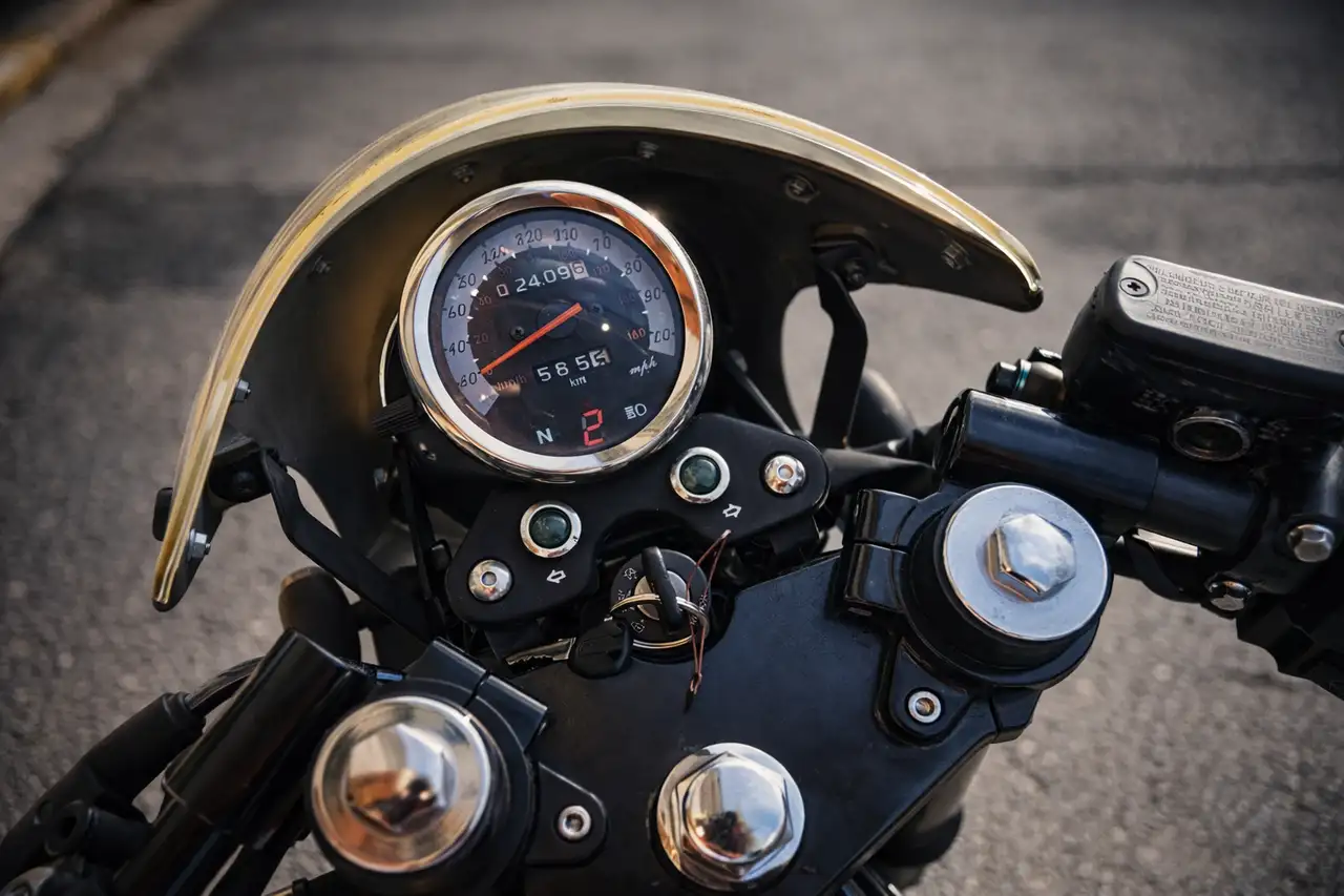 MASH Cafe Racer – Vista 5