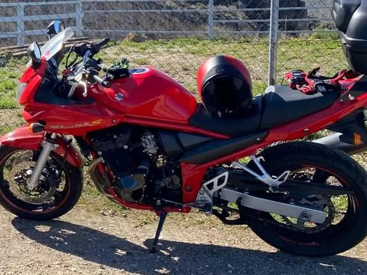 Suzuki Bandit 650 - Vista 4