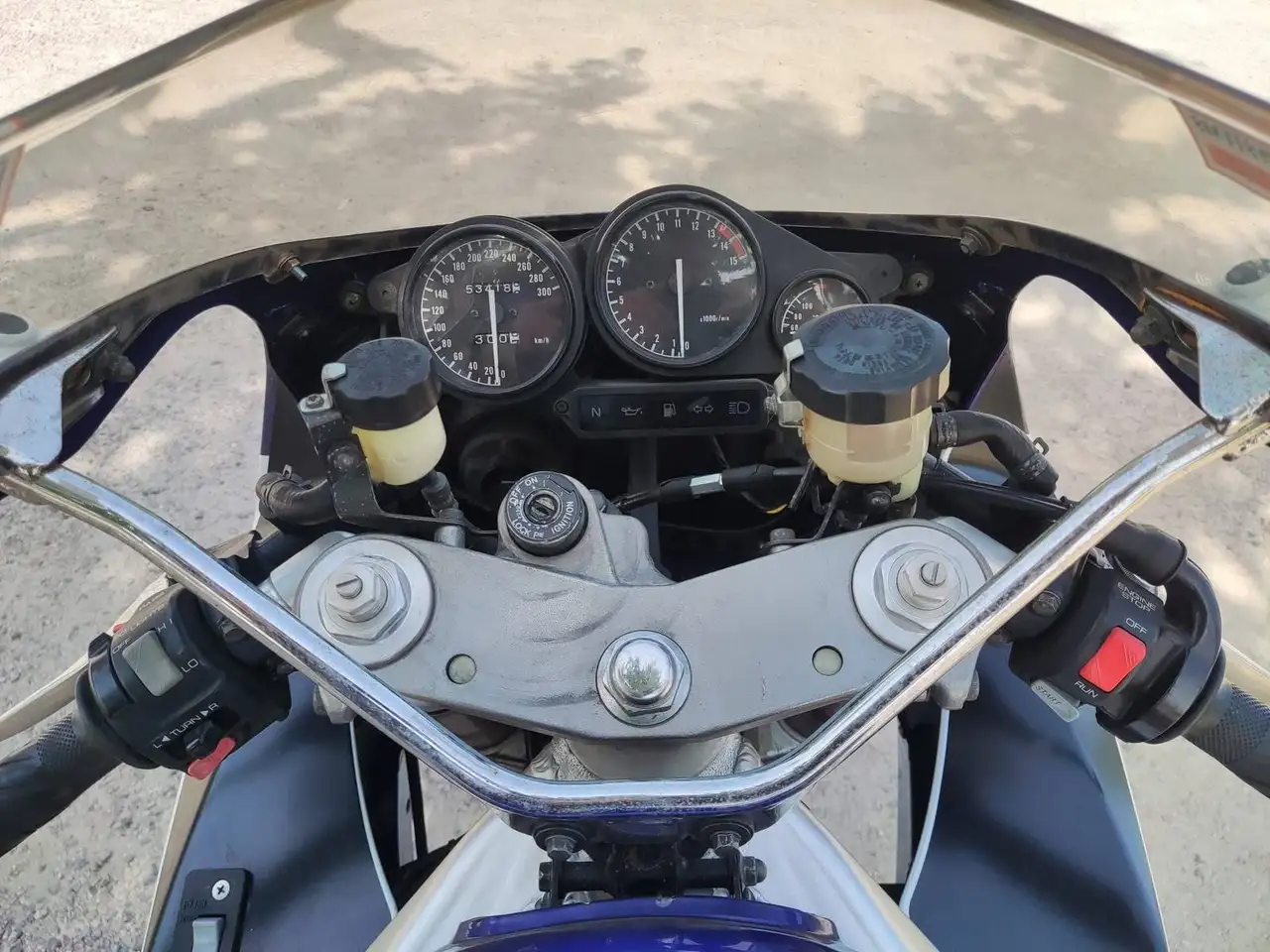 Yamaha YZF750R - Vista 3
