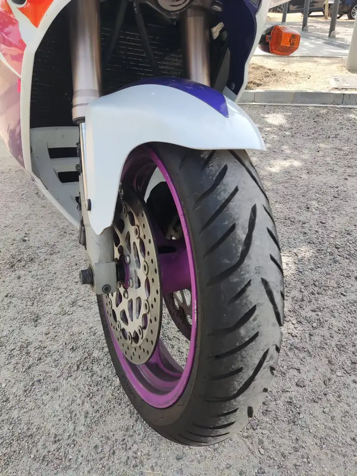 Yamaha YZF750R - Vista 8