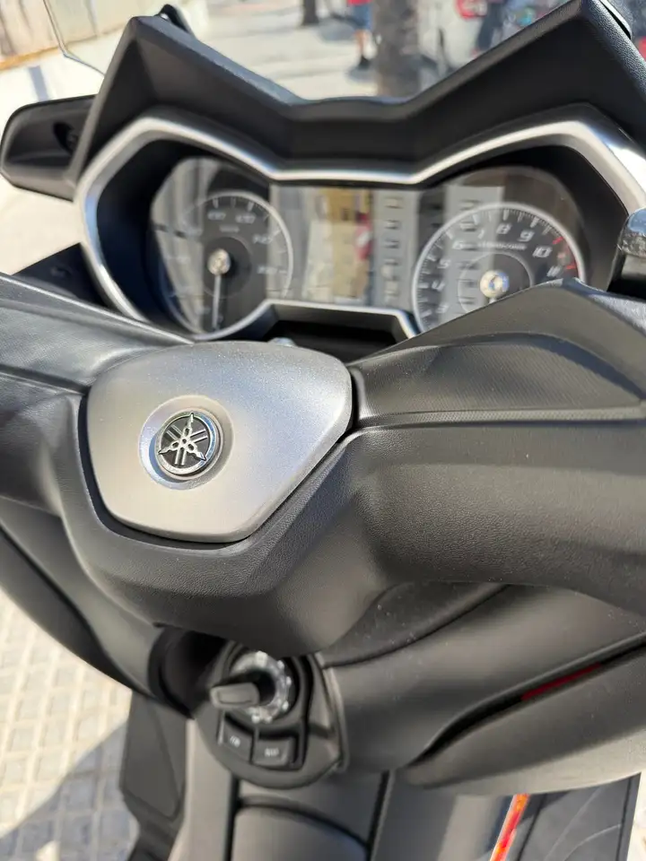 Yamaha XMAX 125 - Vista 4