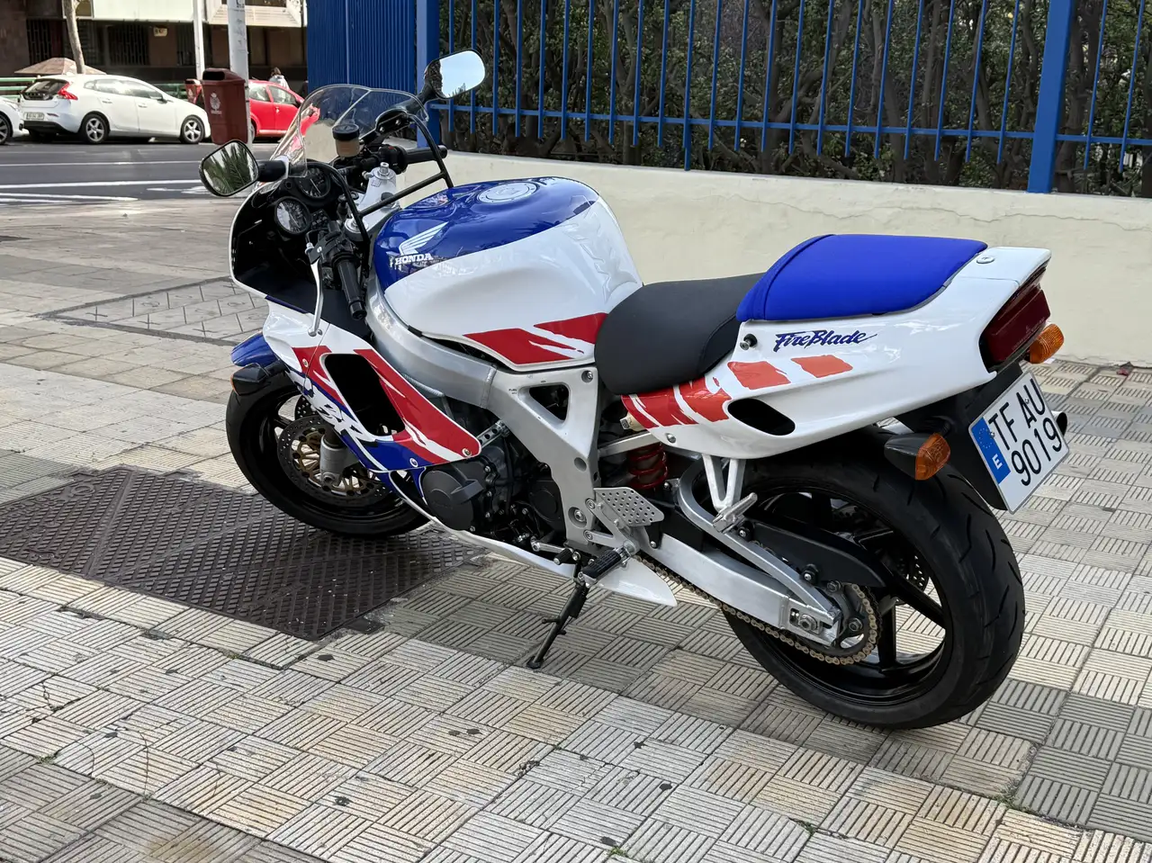 Honda CBR 900 RR Fireblade – Vista 4