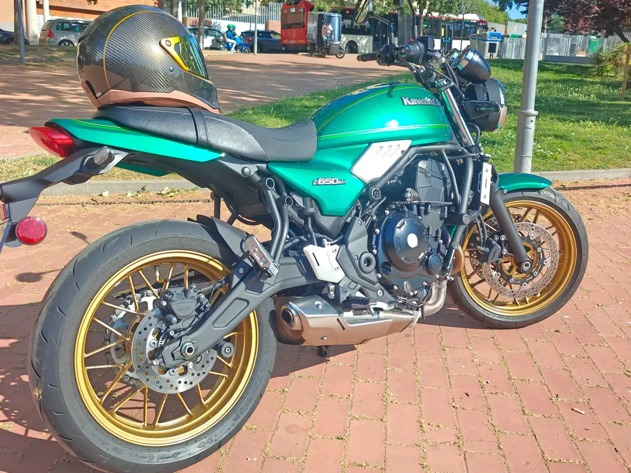 Kawasaki Z 650 RS – Vista 5