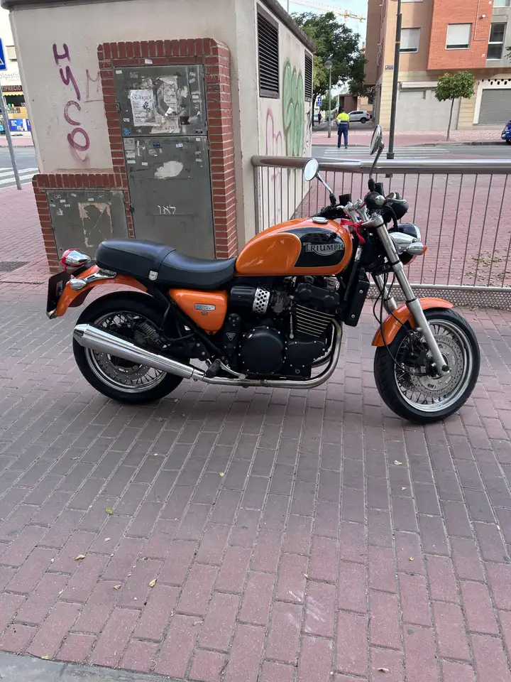 Triumph Thunderbird Sport – Vista 2