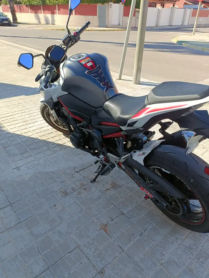 Kawasaki Z900 – Vista 4