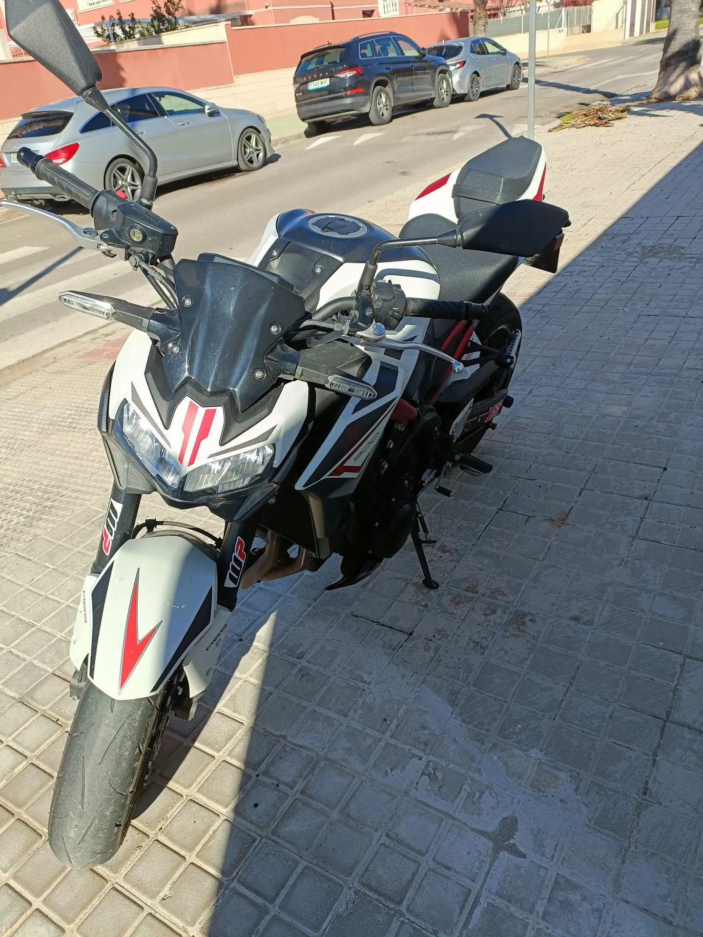 Kawasaki Z 900 – Vista 5