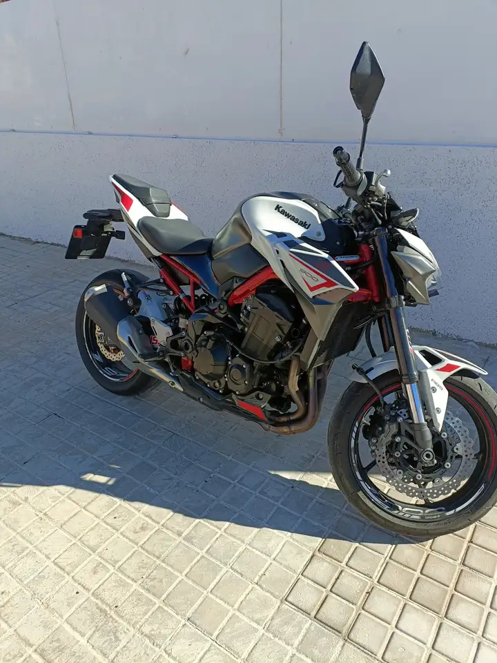 Kawasaki Z900 – Vista 6