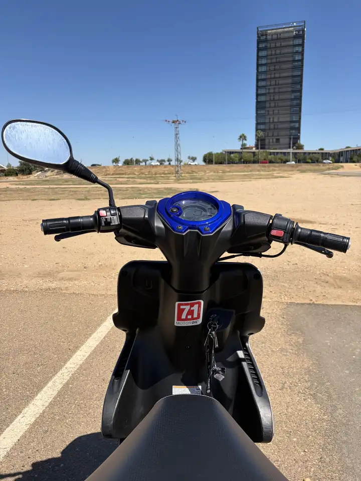 Yamaha Aerox - Vista 6