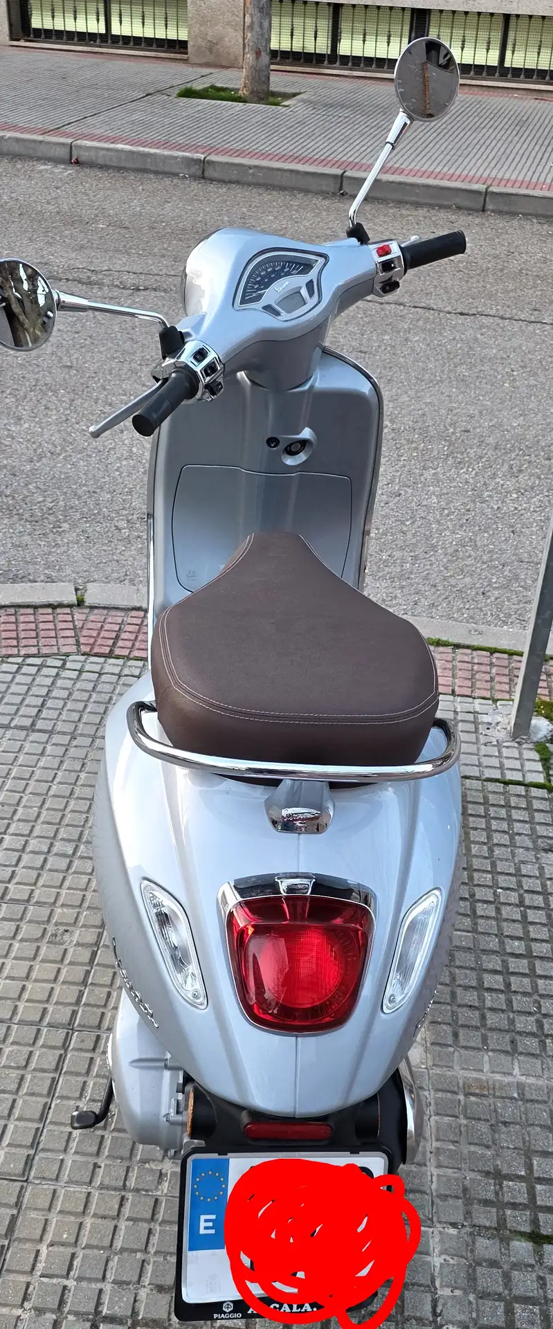 Vespa Primavera 125 – Vista 3