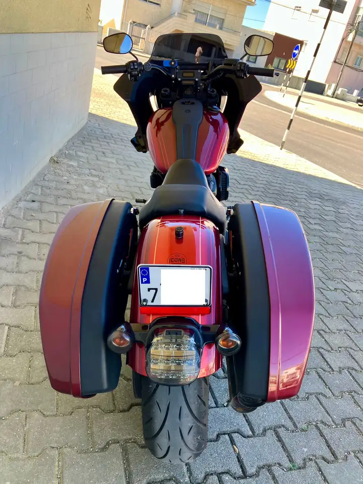 Harley-Davidson Low Rider ST – Vista 5