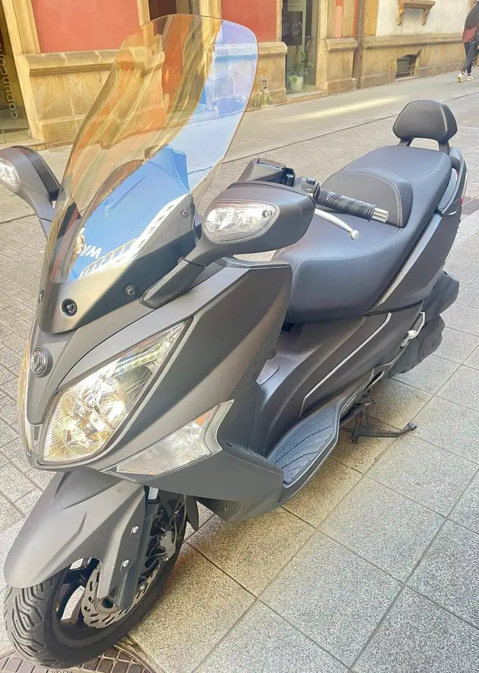 SYM Joymax 300 – Vista 2